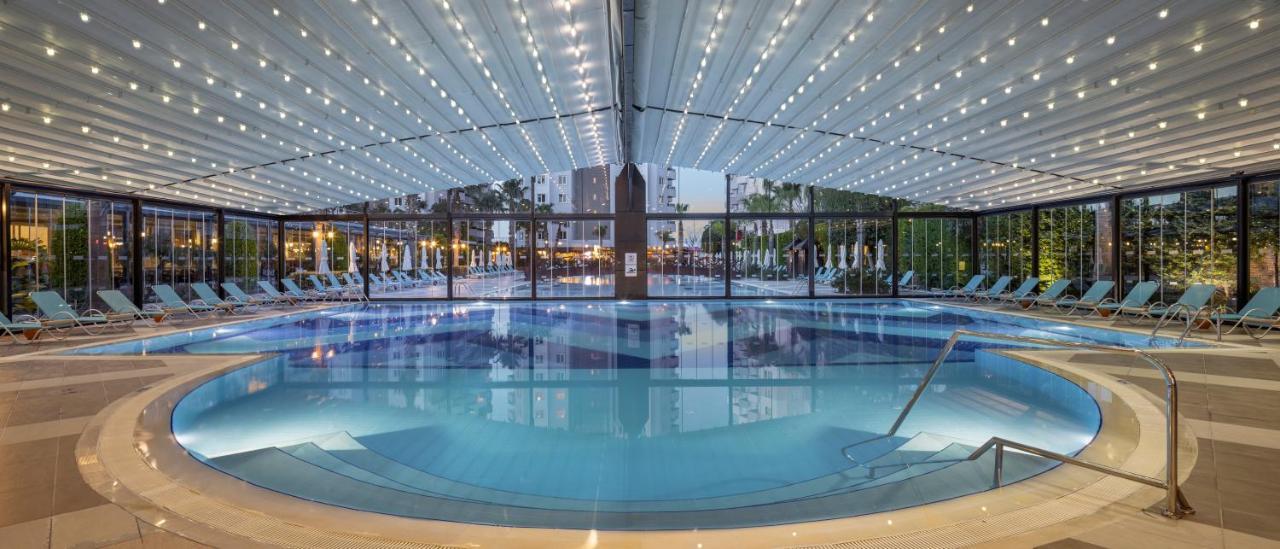Ramada By Wyndham Lara מלון