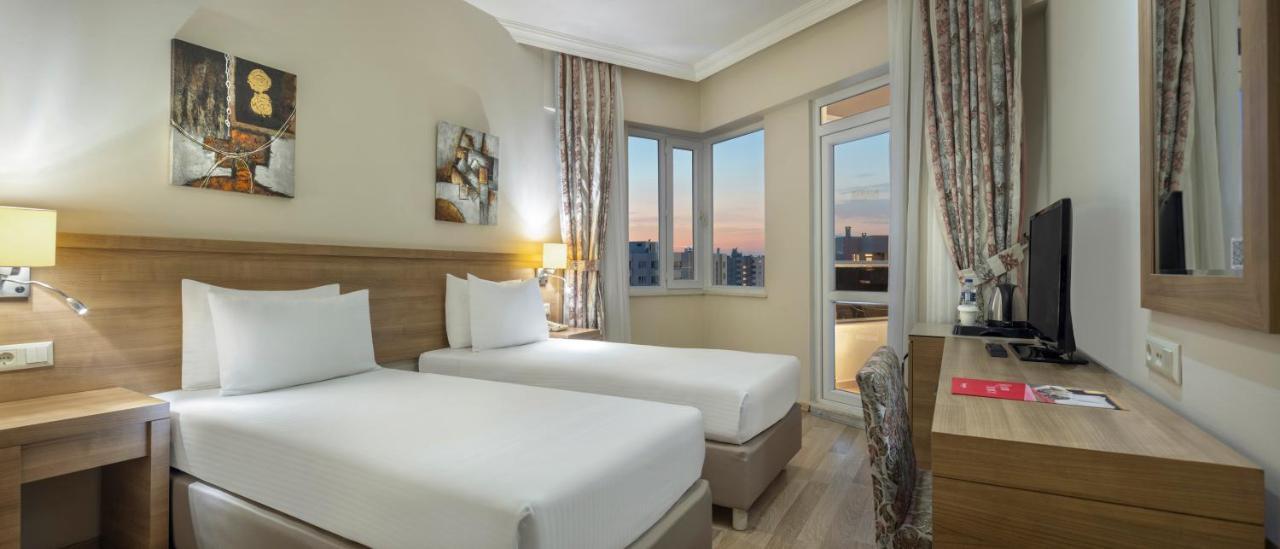 Ramada By Wyndham Lara מלון 5*