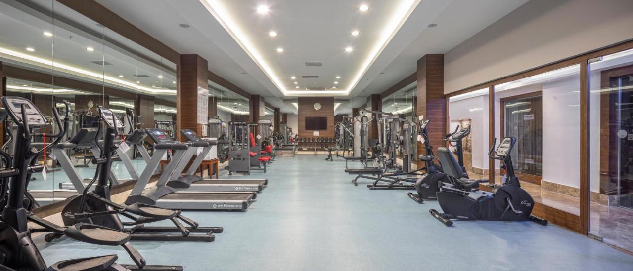 Ramada By Wyndham Lara מלון אנטליה