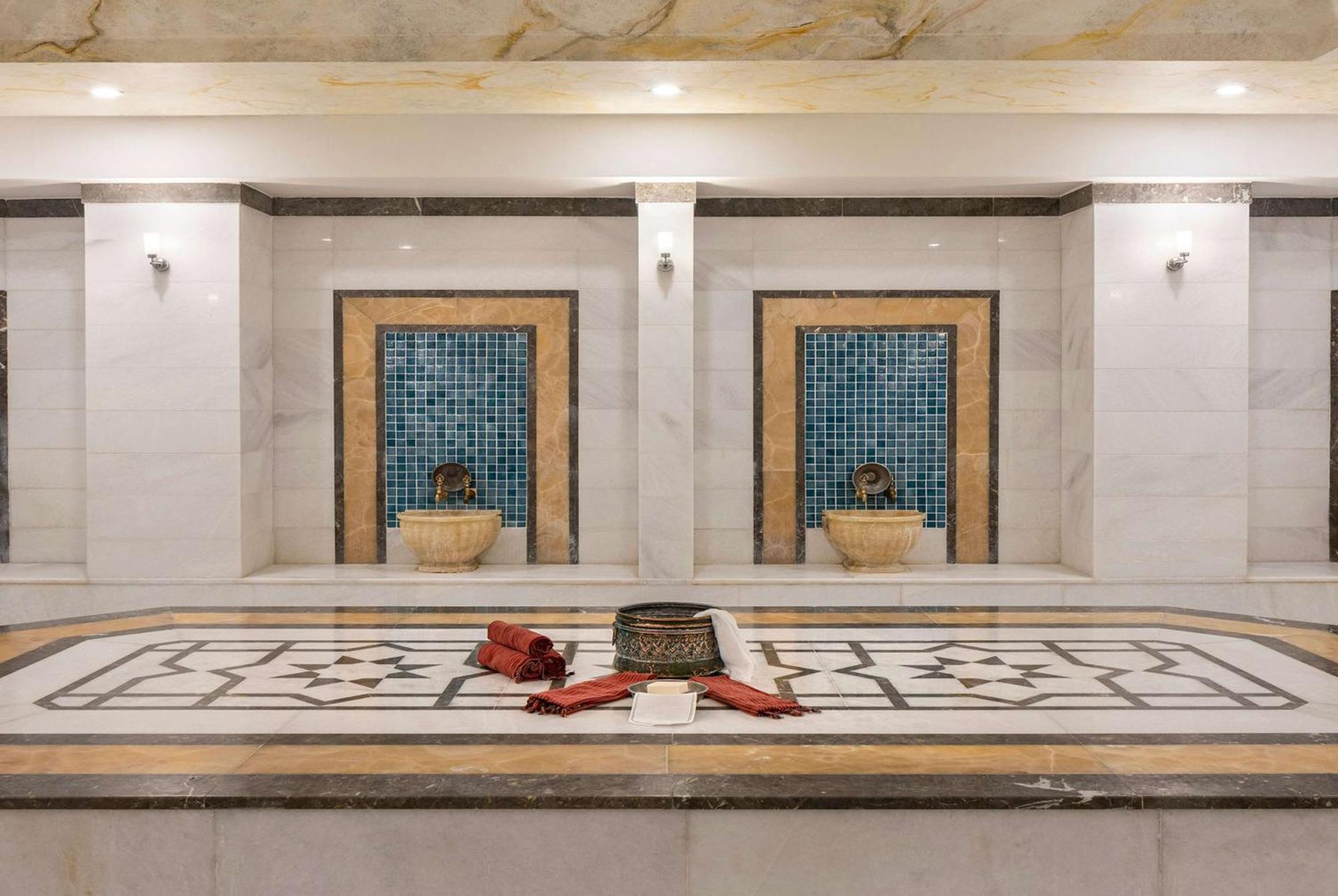 Ramada By Wyndham Lara מלון 5*